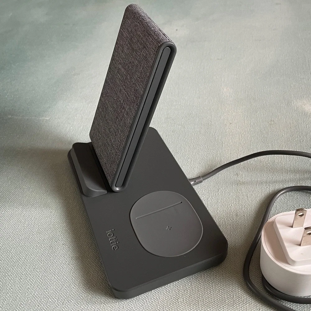 iottie Ion Wireless Charging Stand + Pad for Google